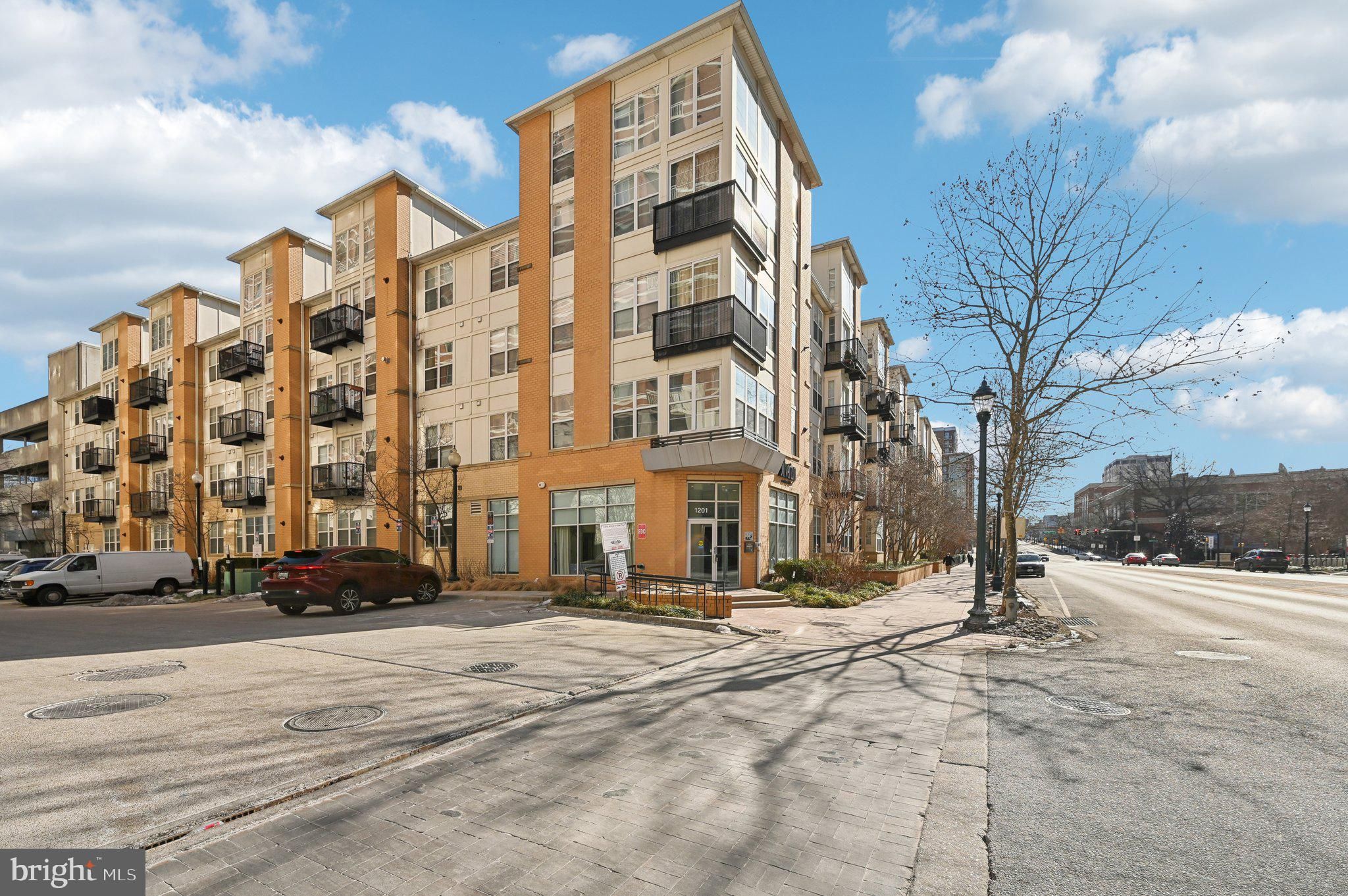 1201 E West Highway 335