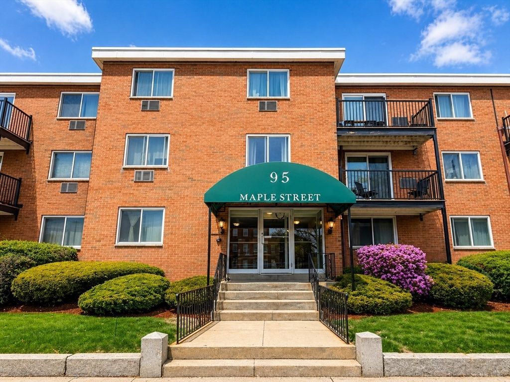 95-99 Maple St 17