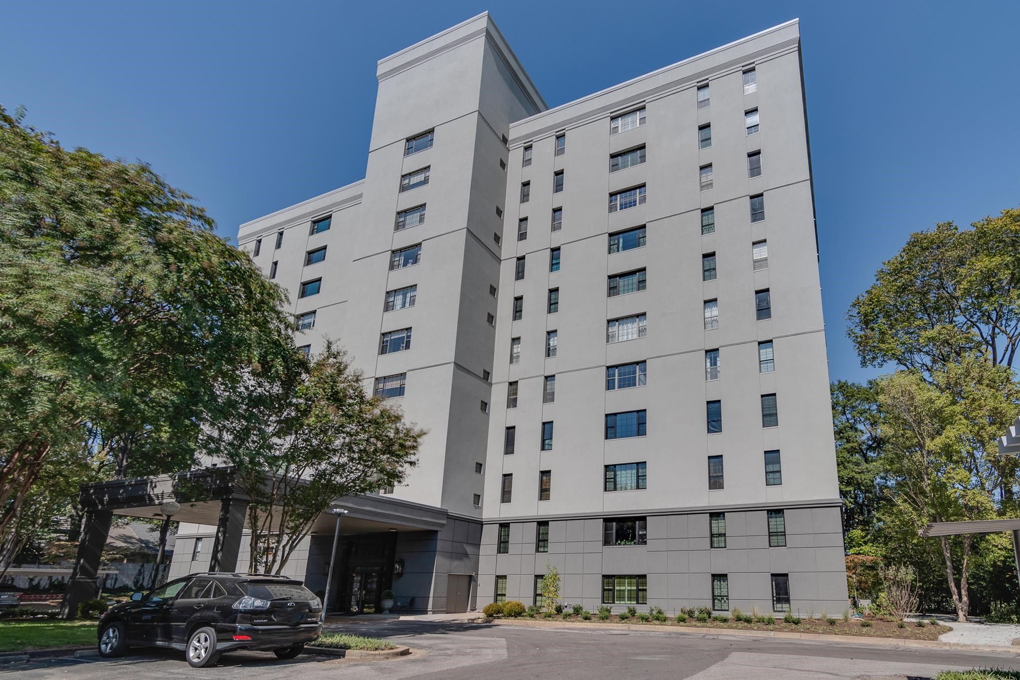 585 S Greer St 103