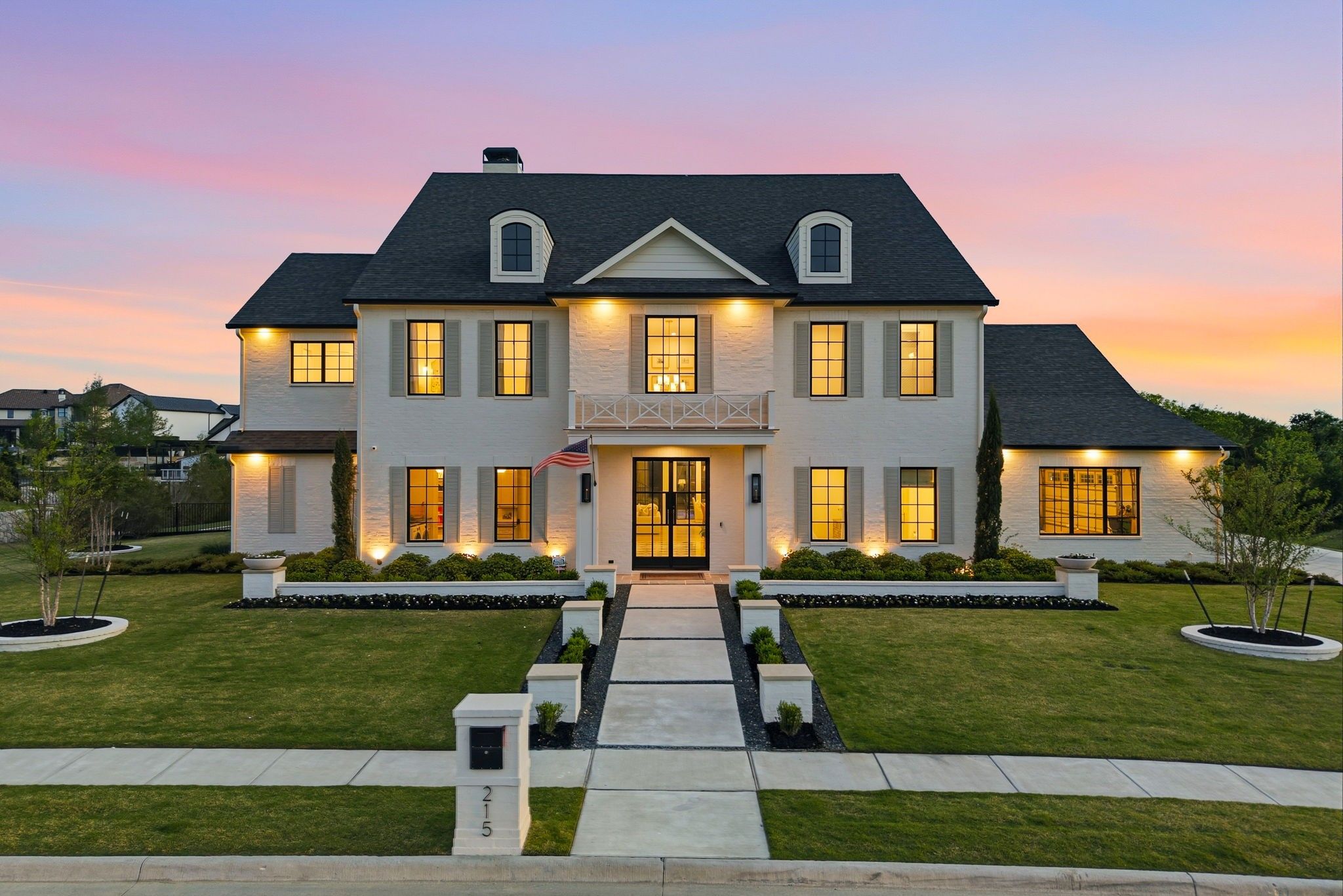 215 Sunset Point Trail
