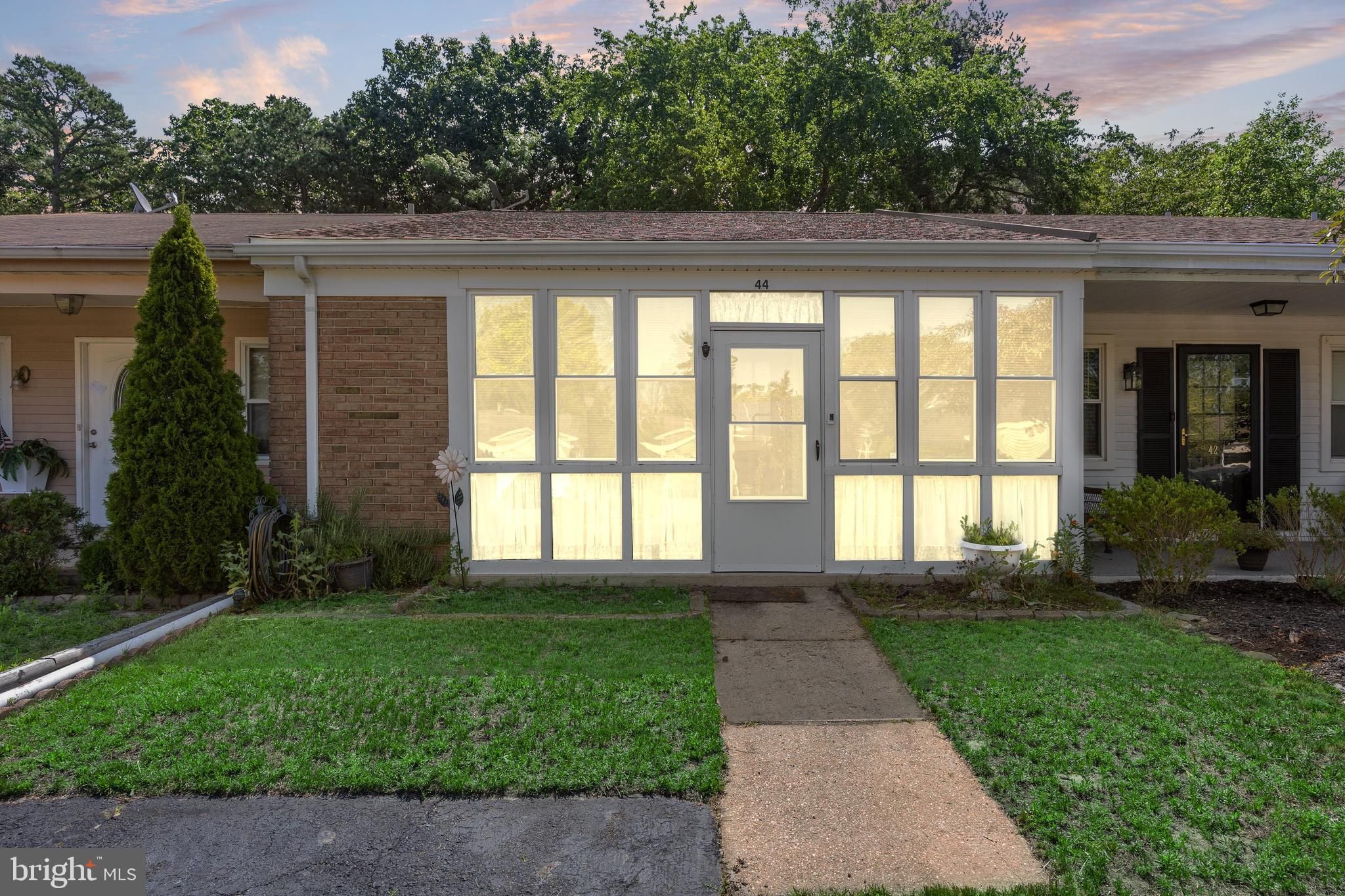 44 Kingston Way