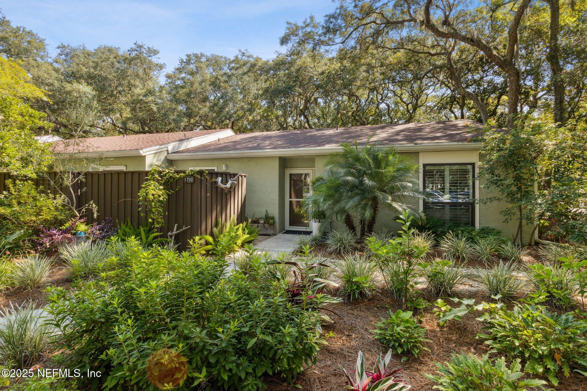 1790 Mariners Walk
