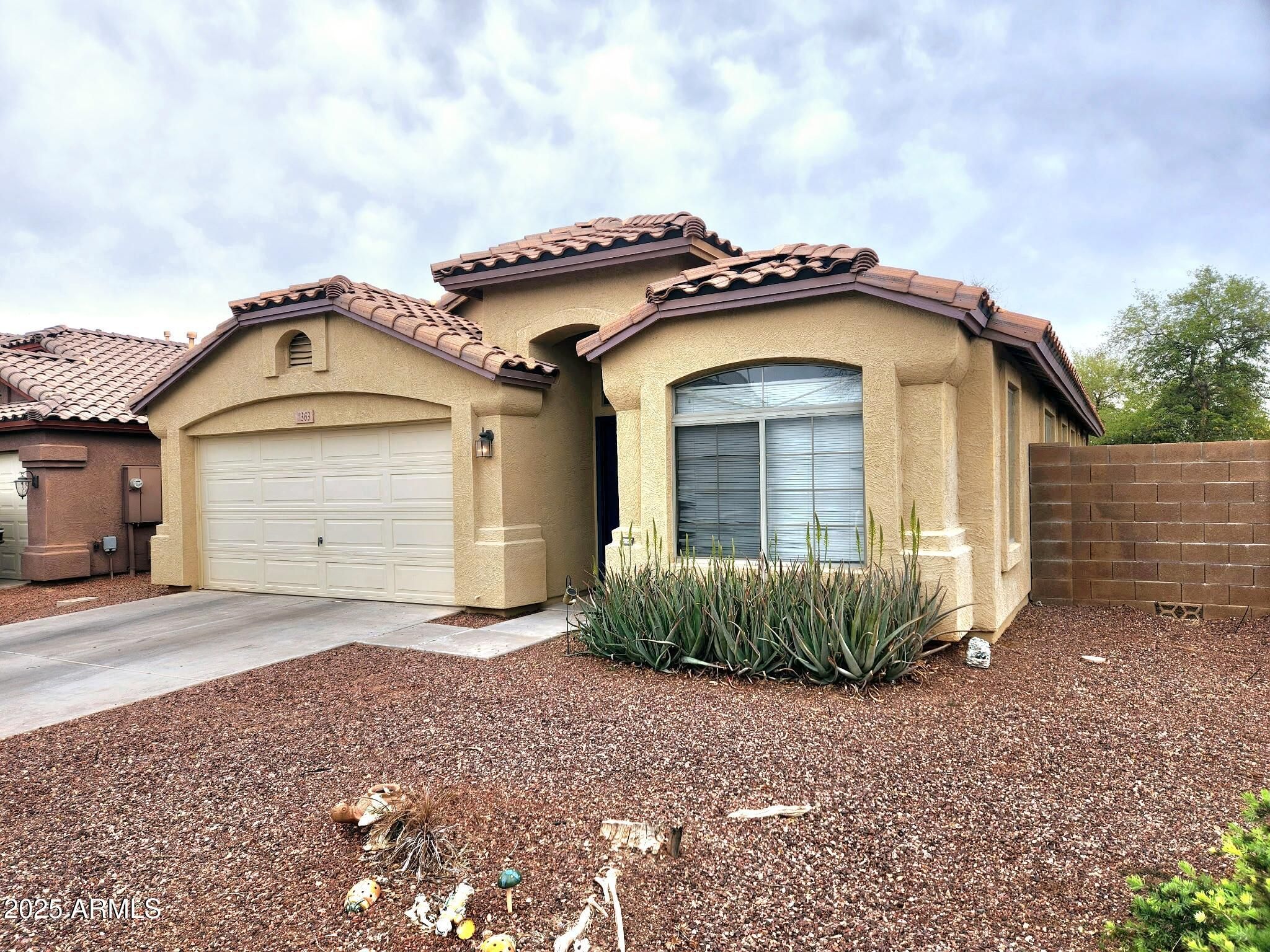 11363 W Locust Lane