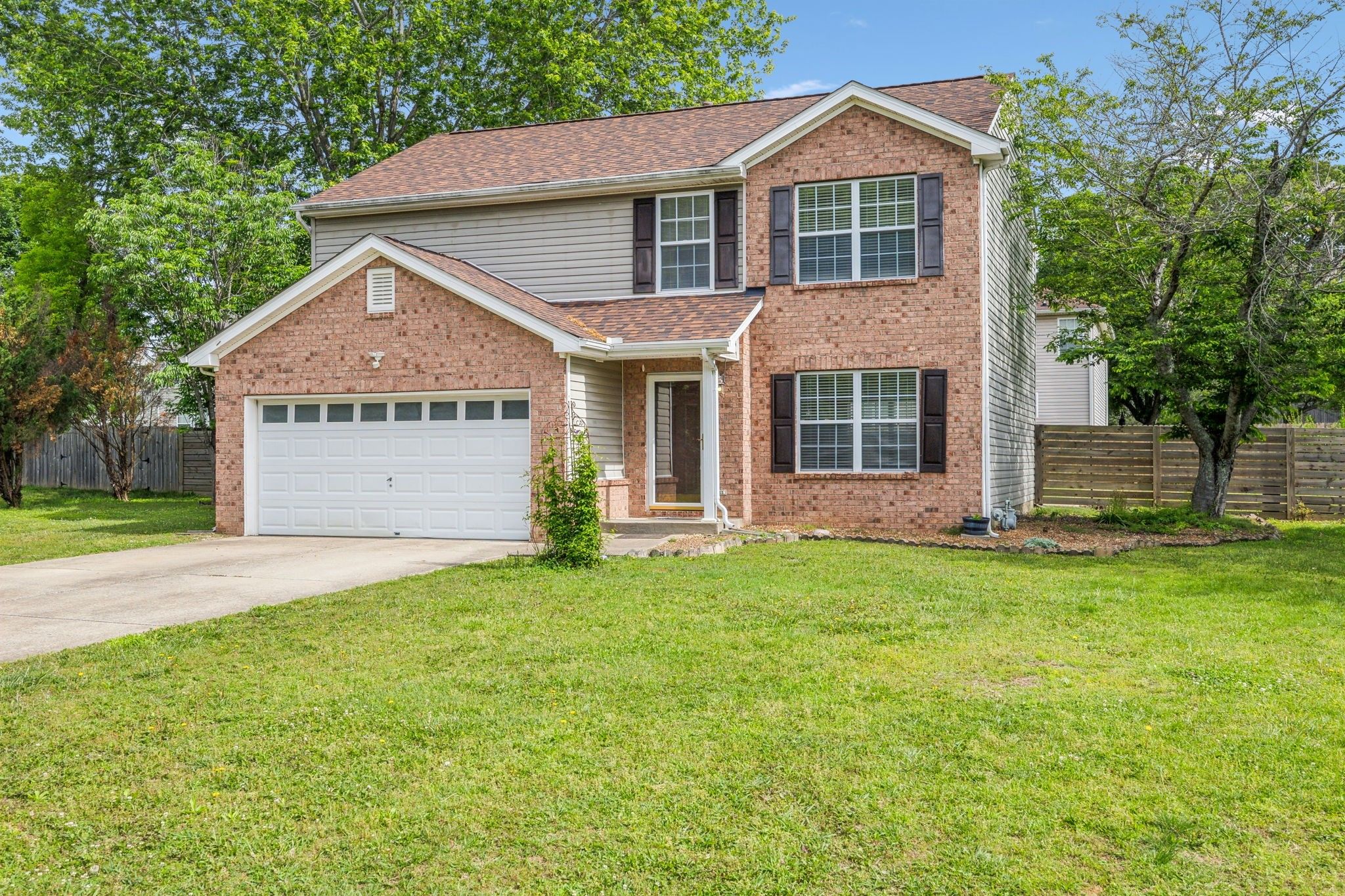 7351 Hidden Lake Cir