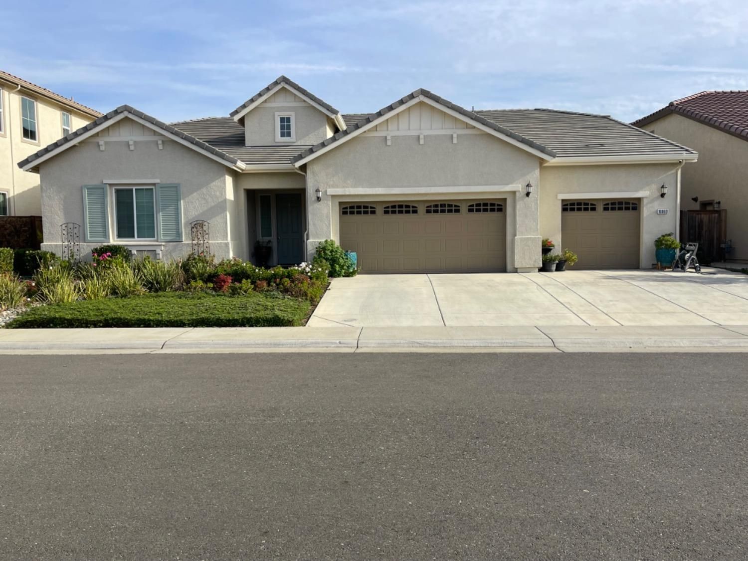 10069 Richard Ibarra Way