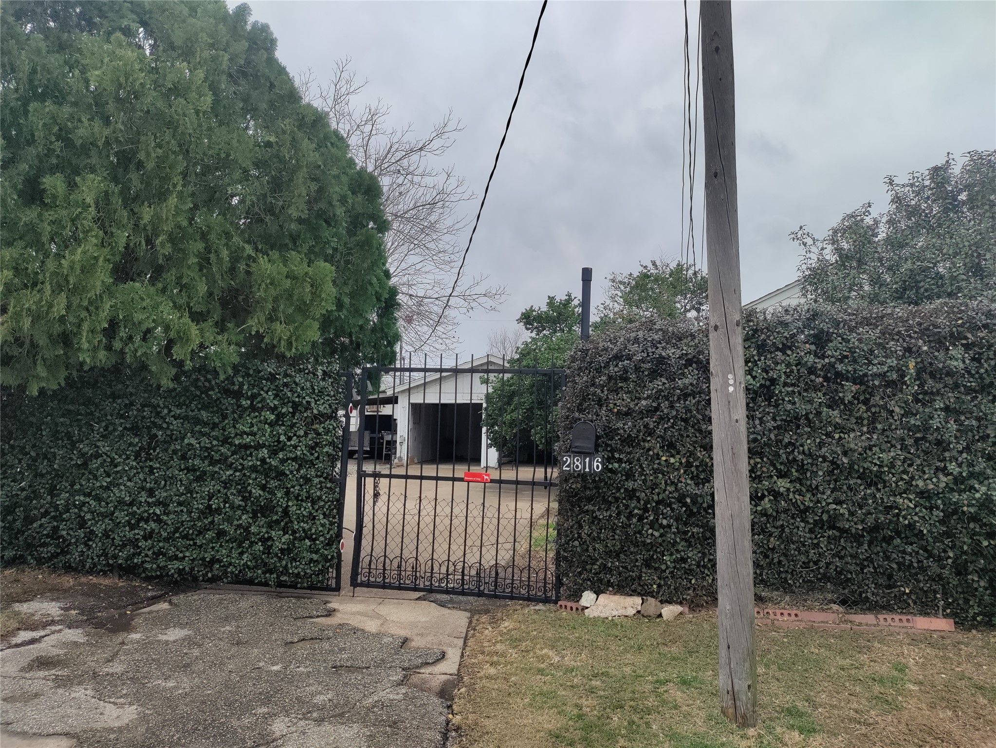 2816 Black Street