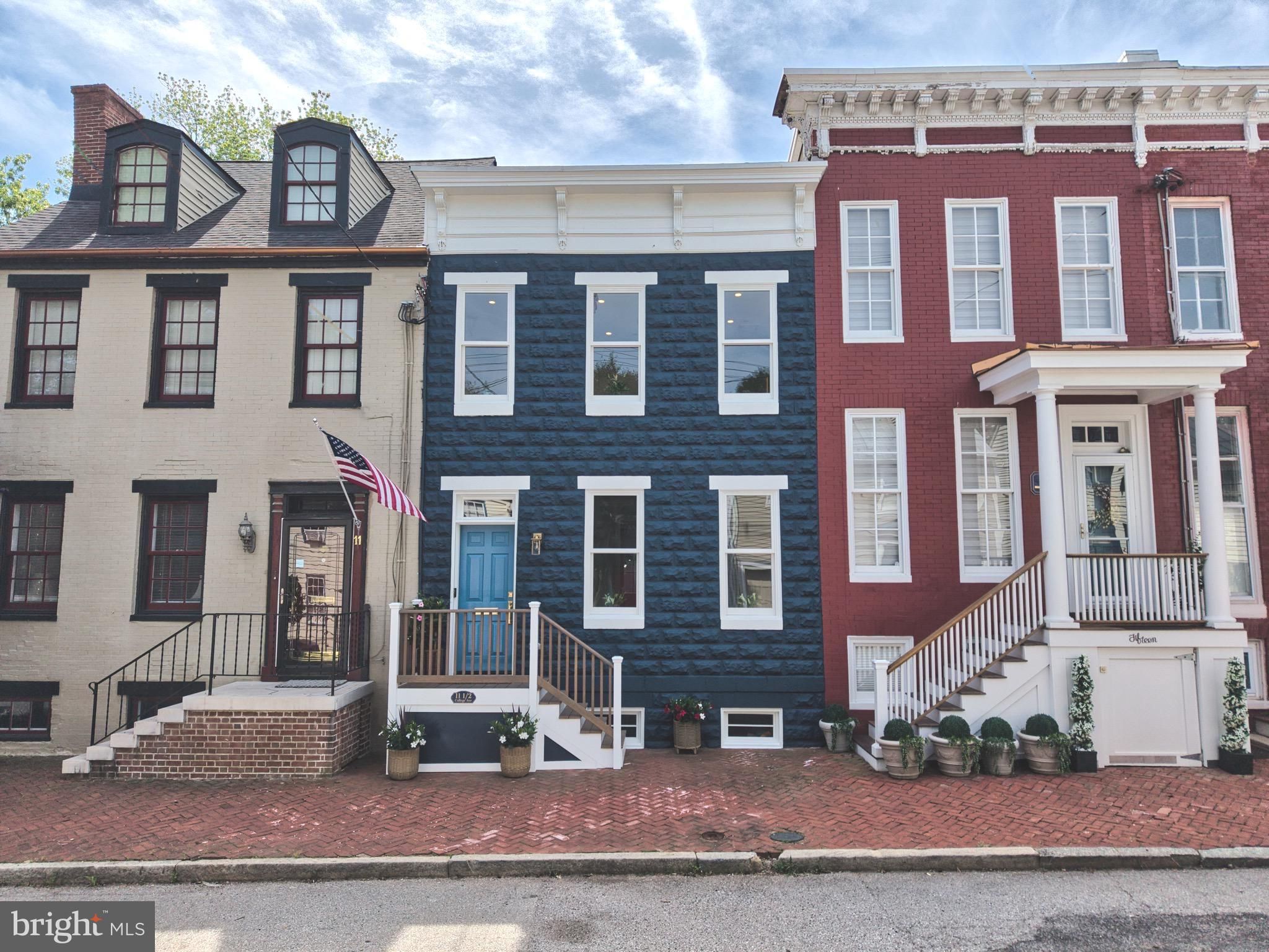 11 1/2 College Avenue