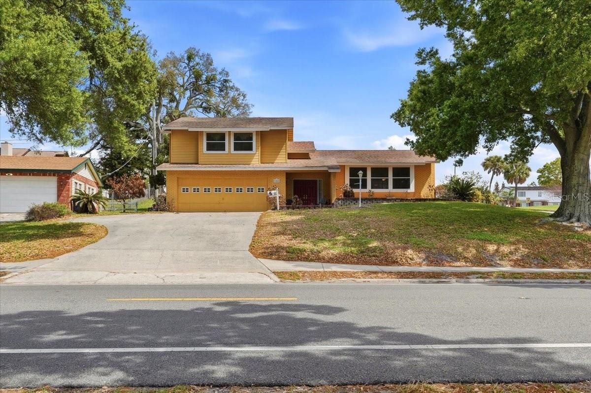 1202 Lake Ariana Boulevard