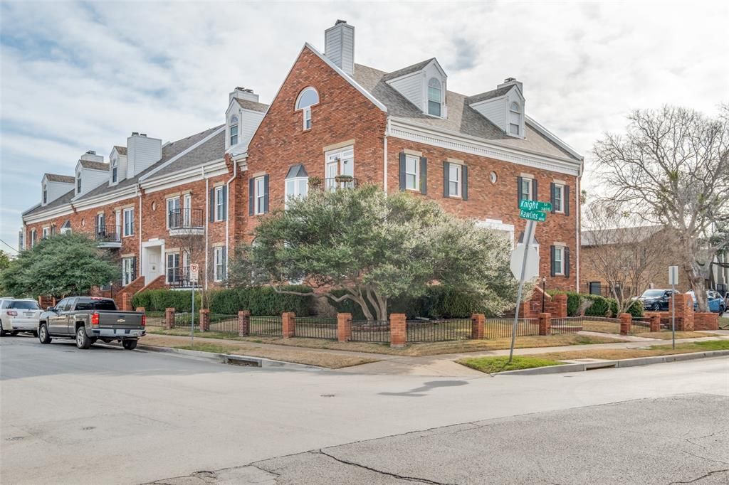 4034 Rawlins Street 102