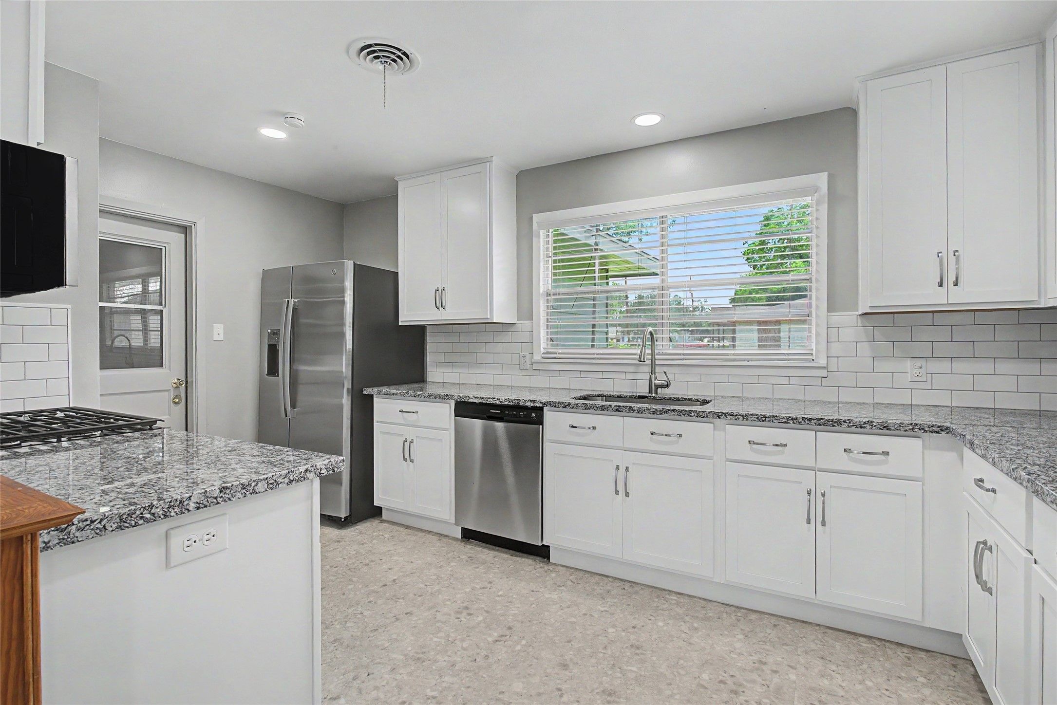 2337 Pearland Avenue