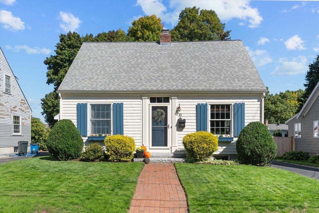 10 Adams St