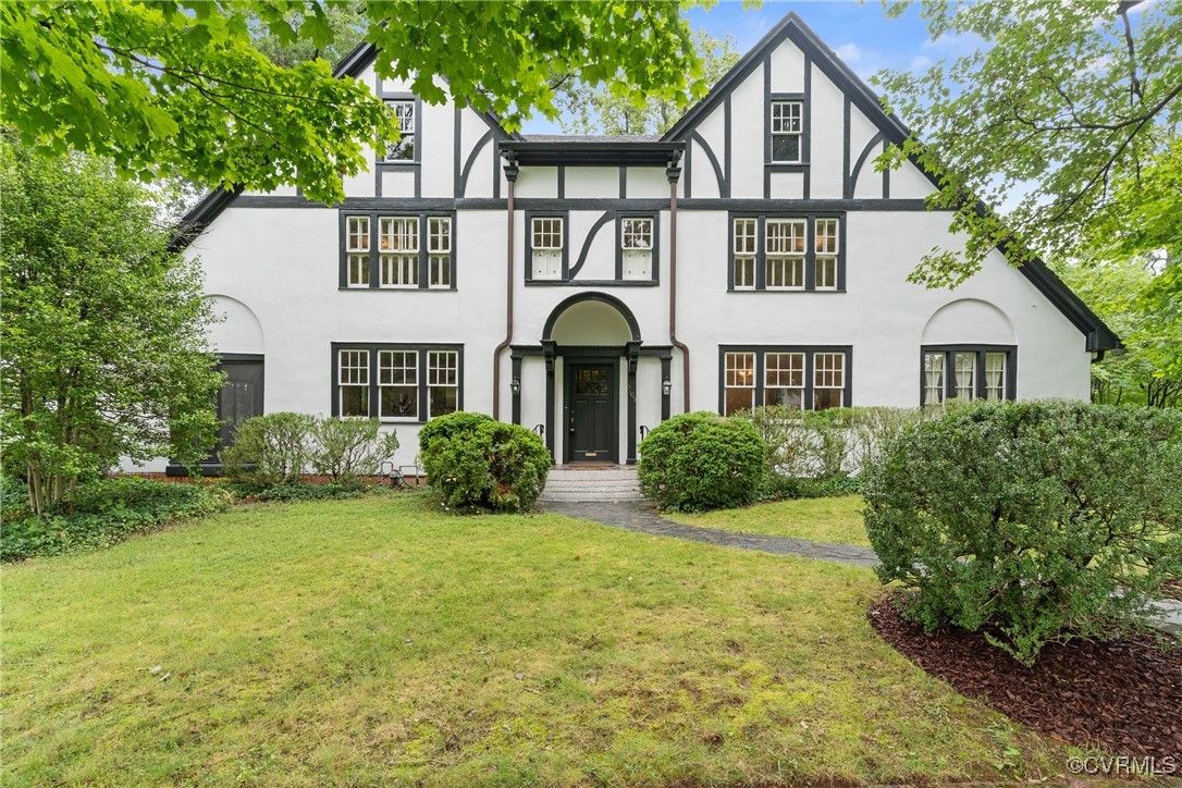 5105 Riverside Drive
