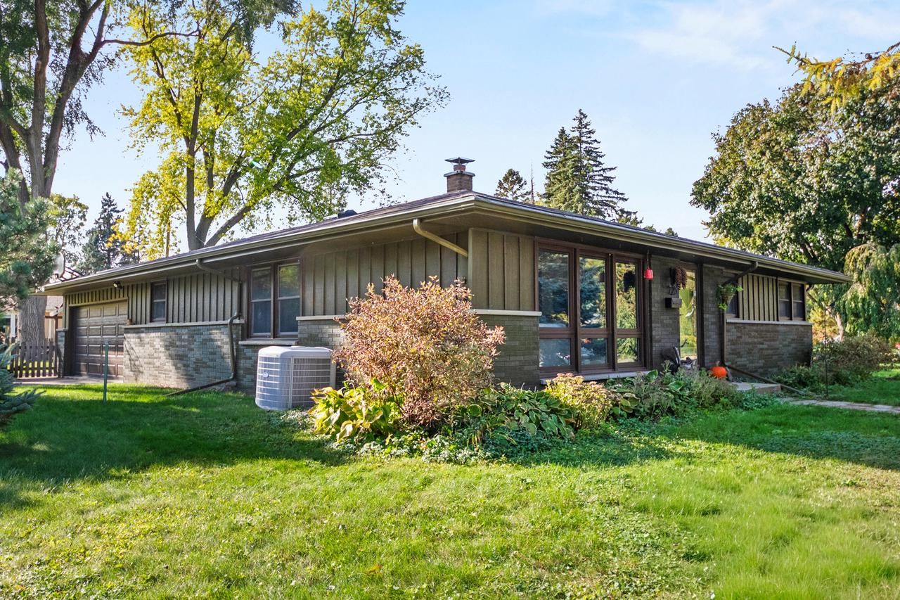 723 West Riverview Drive