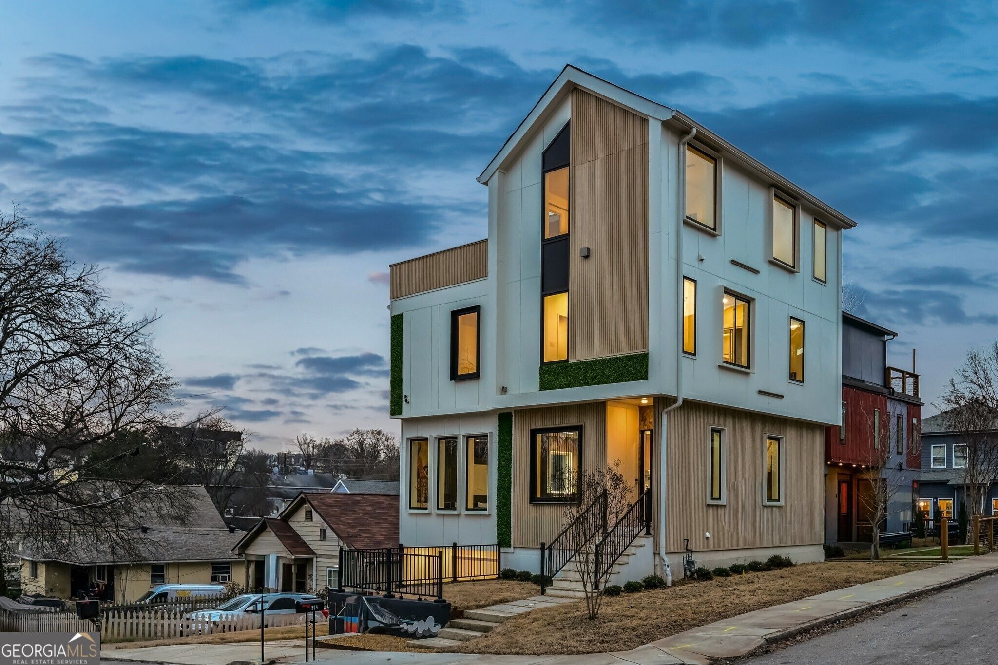204 South Avenue Se