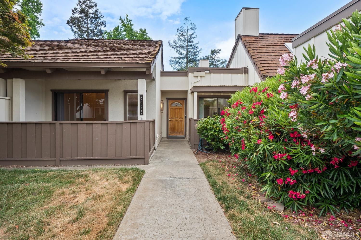 6023 Montgomery Corner