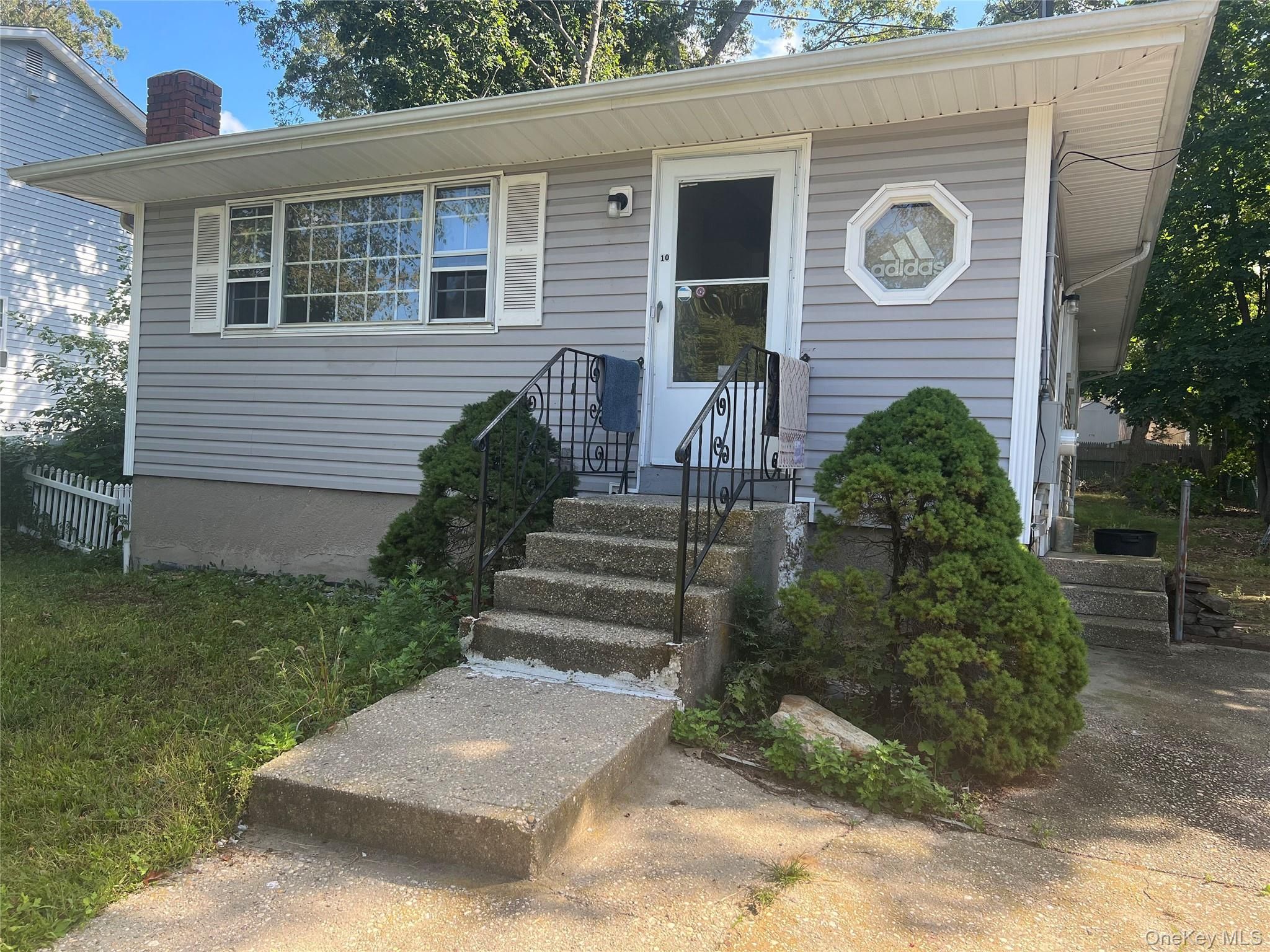 10 Cedarhurst Avenue