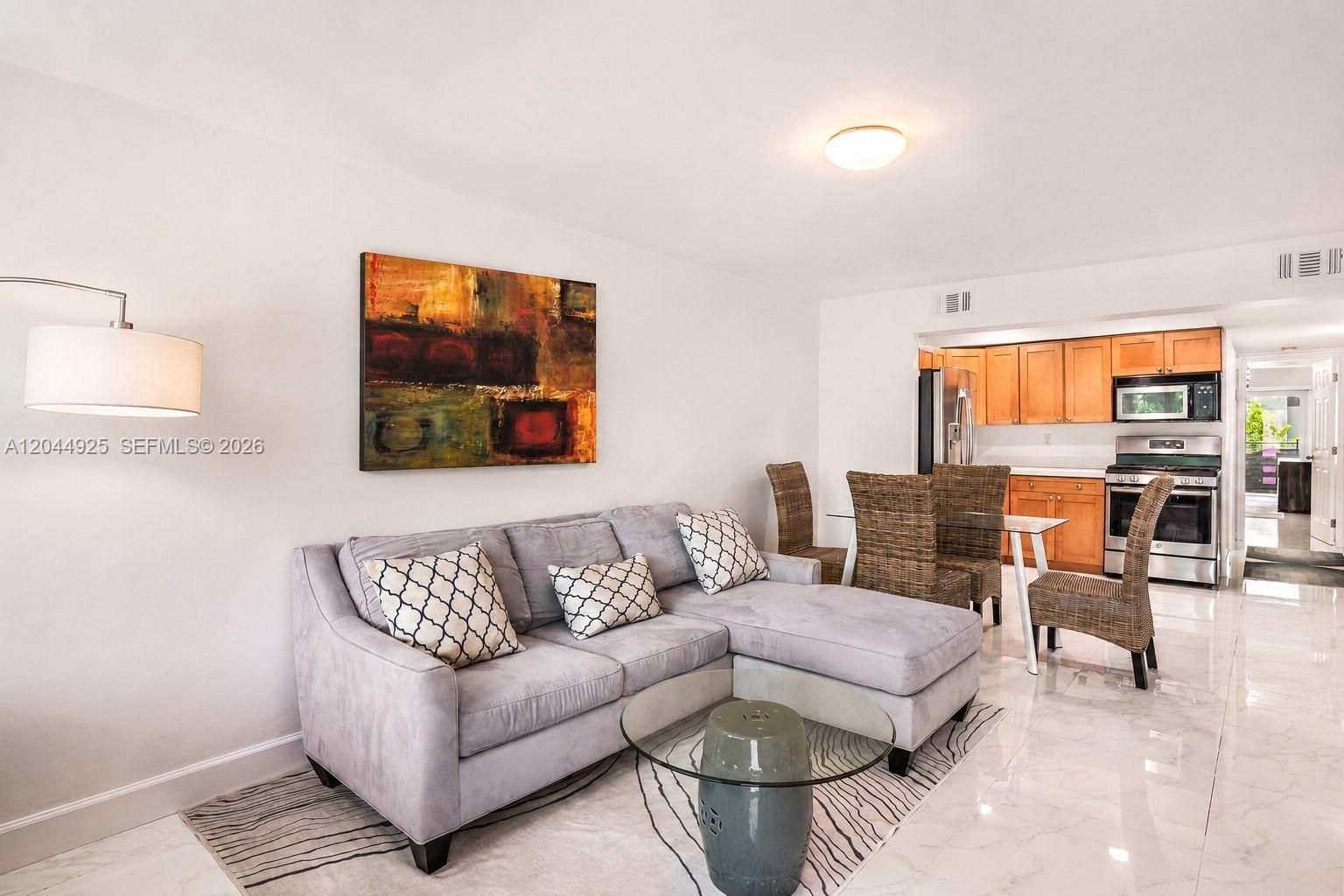 405 N Hibiscus Drive 204