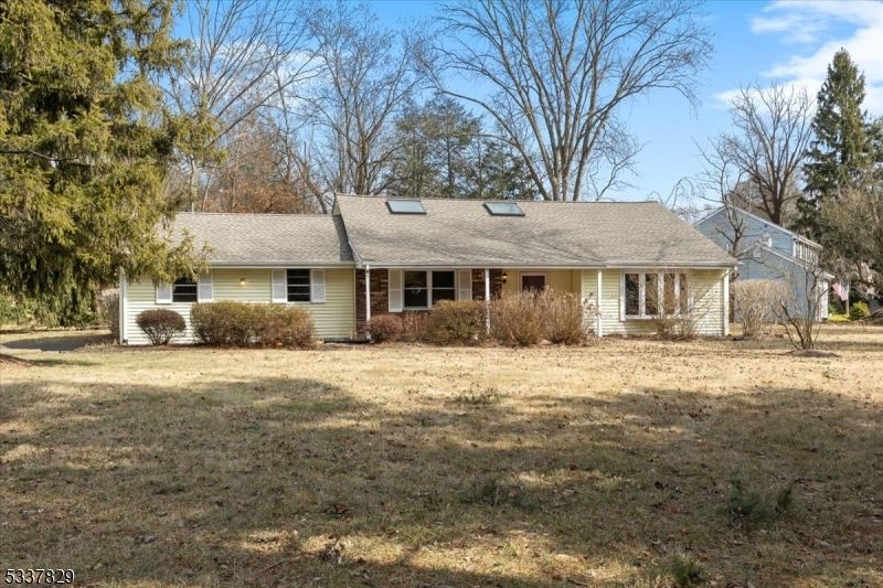 6 Wiltshire Dr