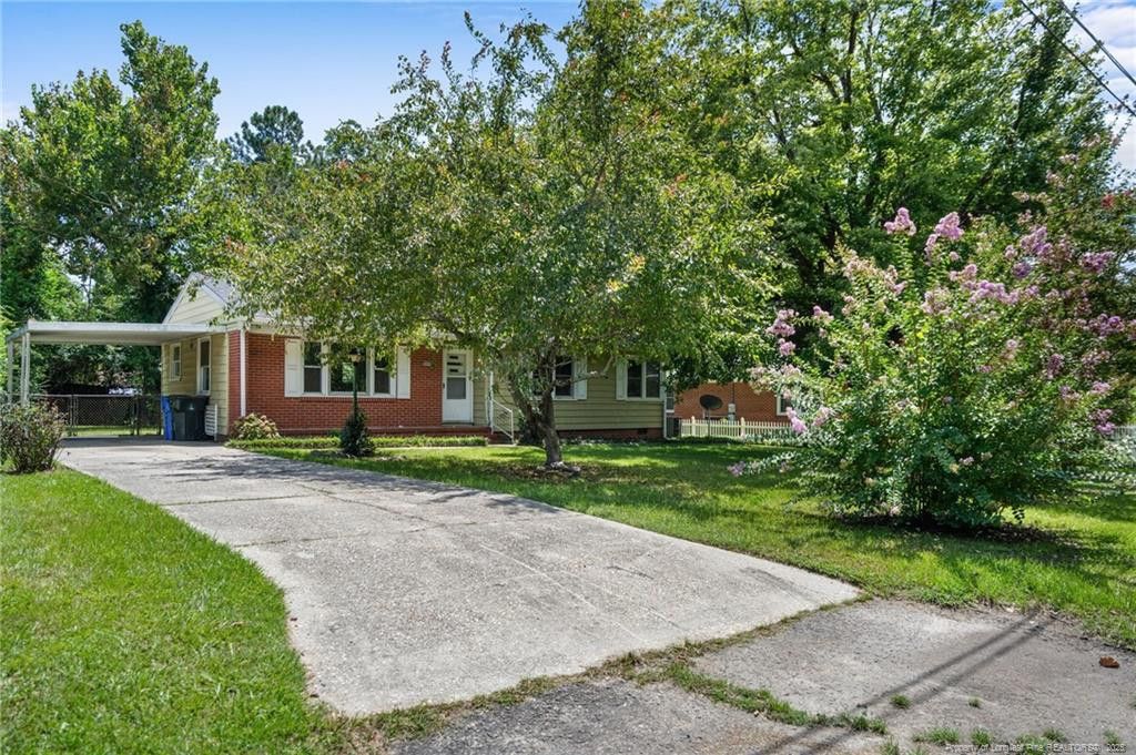 1009 Hemlock Drive