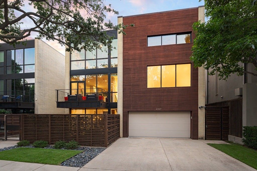 4327 Travis Street