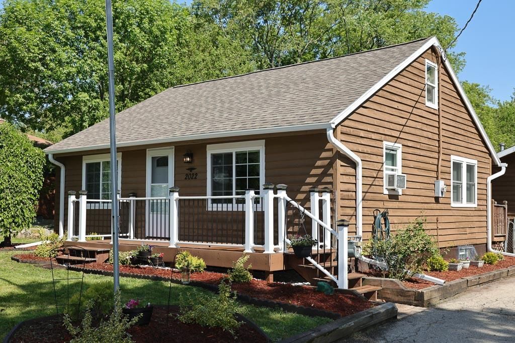 2022 West Goldcrest Avenue