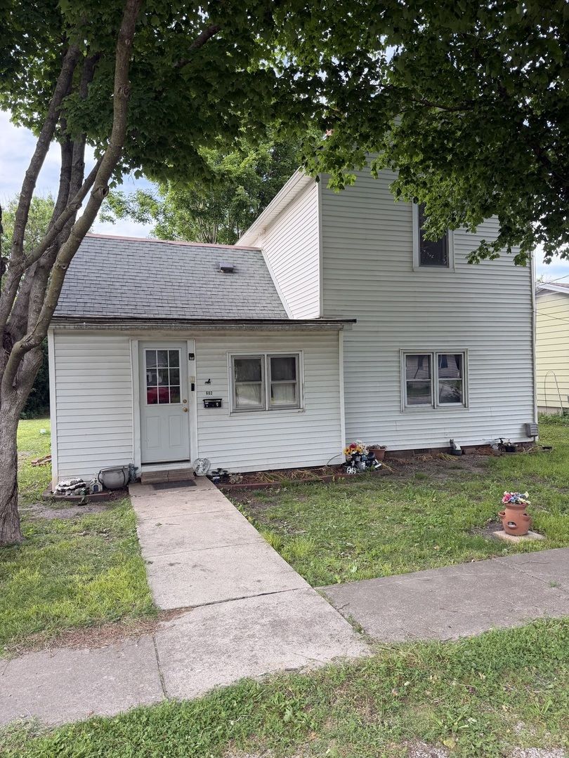 602 E Locust Street
