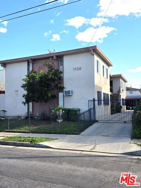 1138 Fedora Street