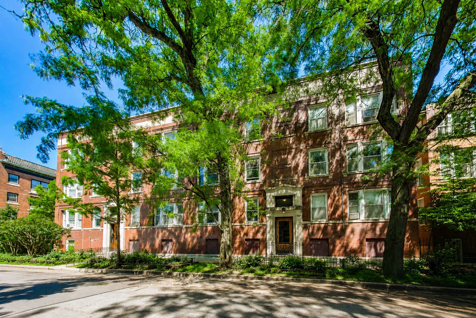 5251 N Winthrop Avenue 2
