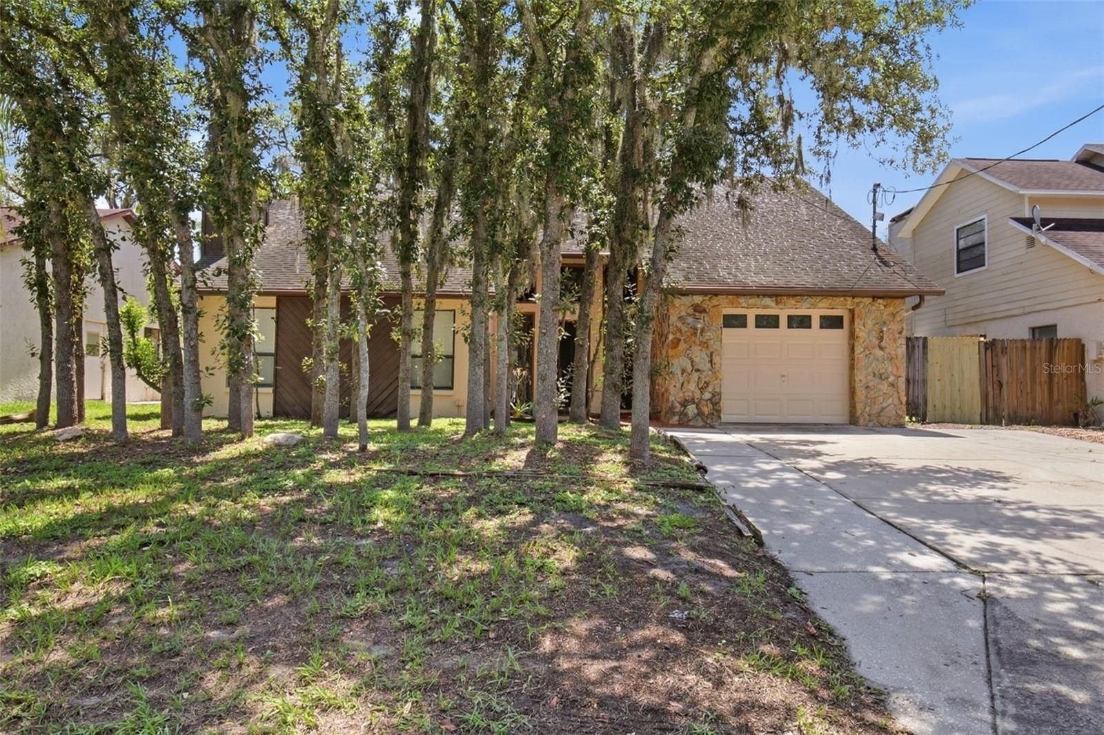 10207 N Hyaleah Road