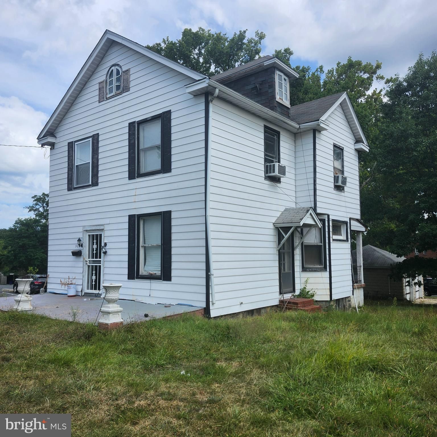 905 Cooks Lane