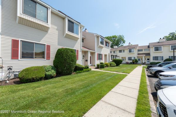 Cherry Tree Village Middletown Nj Homes For Sale Real Estate Neighborhoods Com