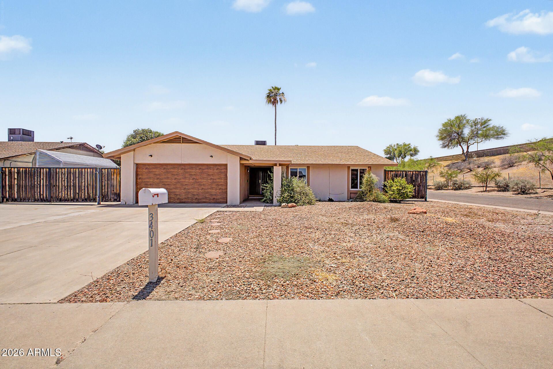 3401 E Dahlia Drive
