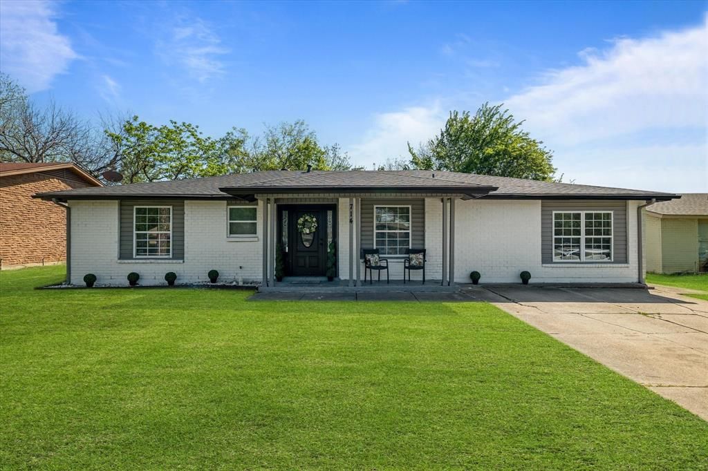 714 N Hunters Glen Circle