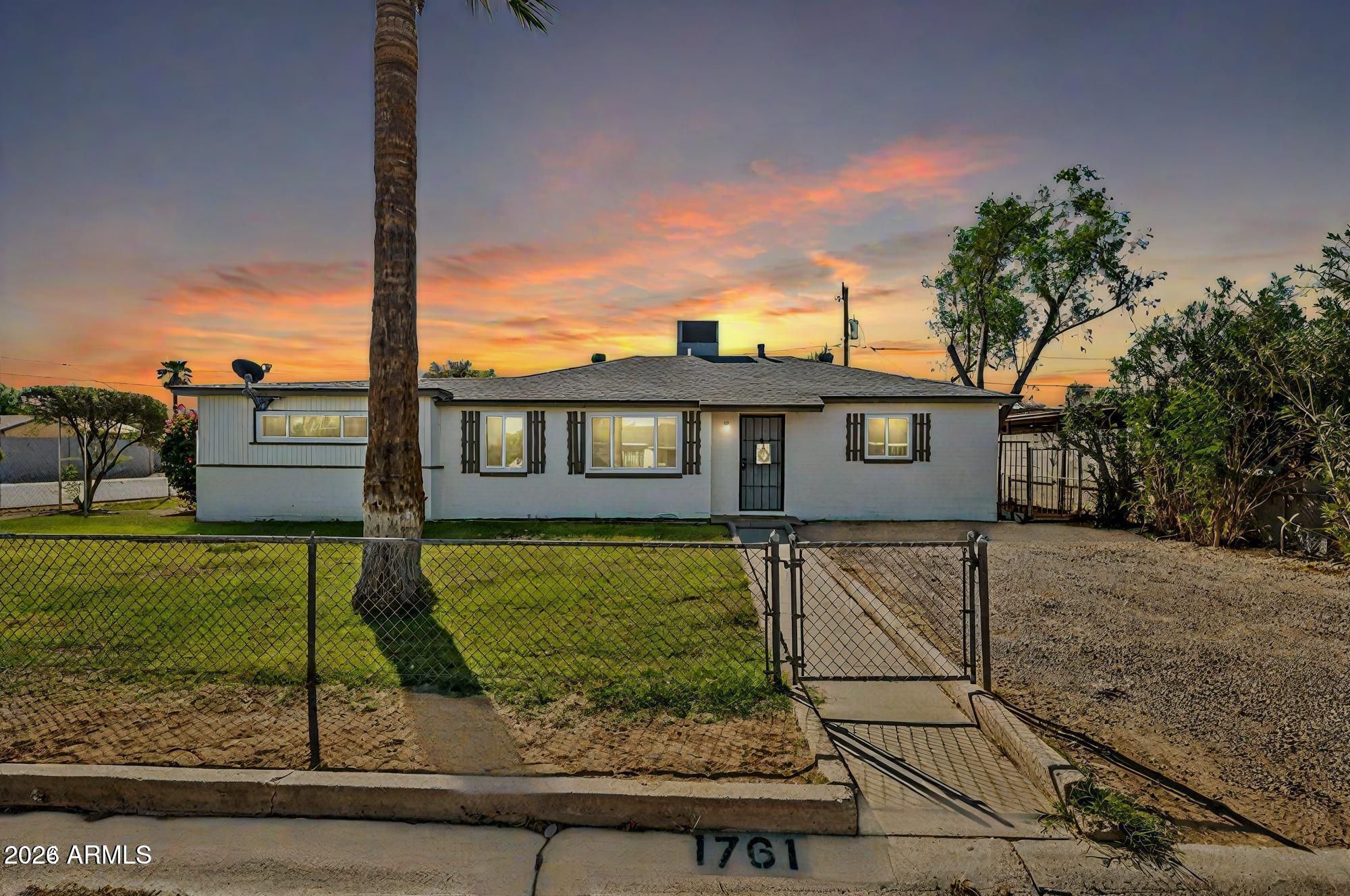 1761 E Sunland Avenue