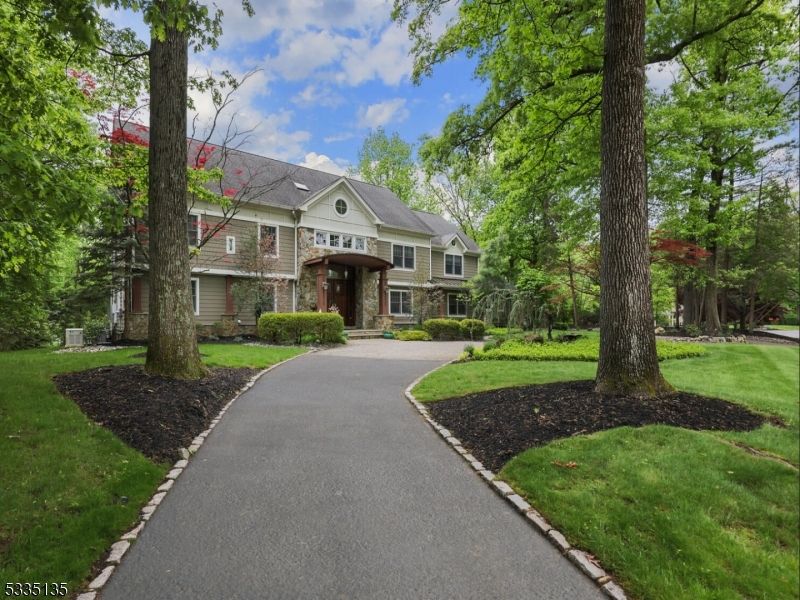 20 Allenby Ln