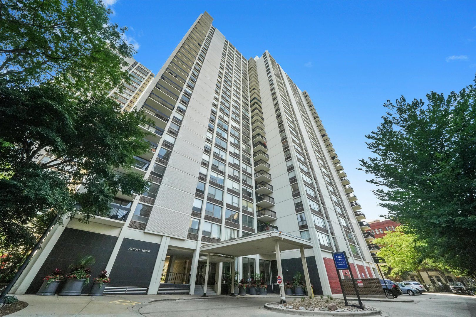 1460 N Sandburg Terrace 2507A