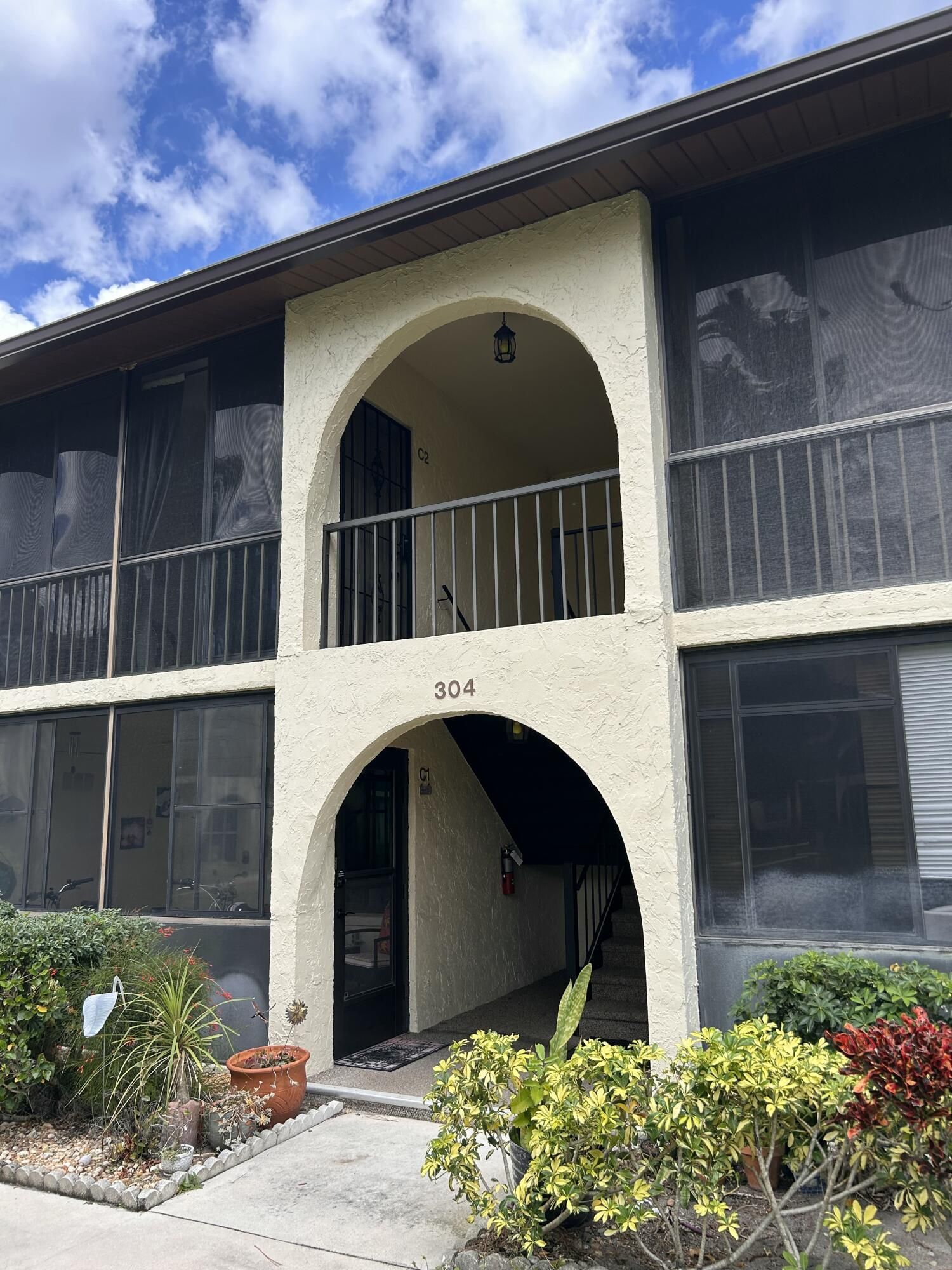 304 Knotty Pine Circle B-2
