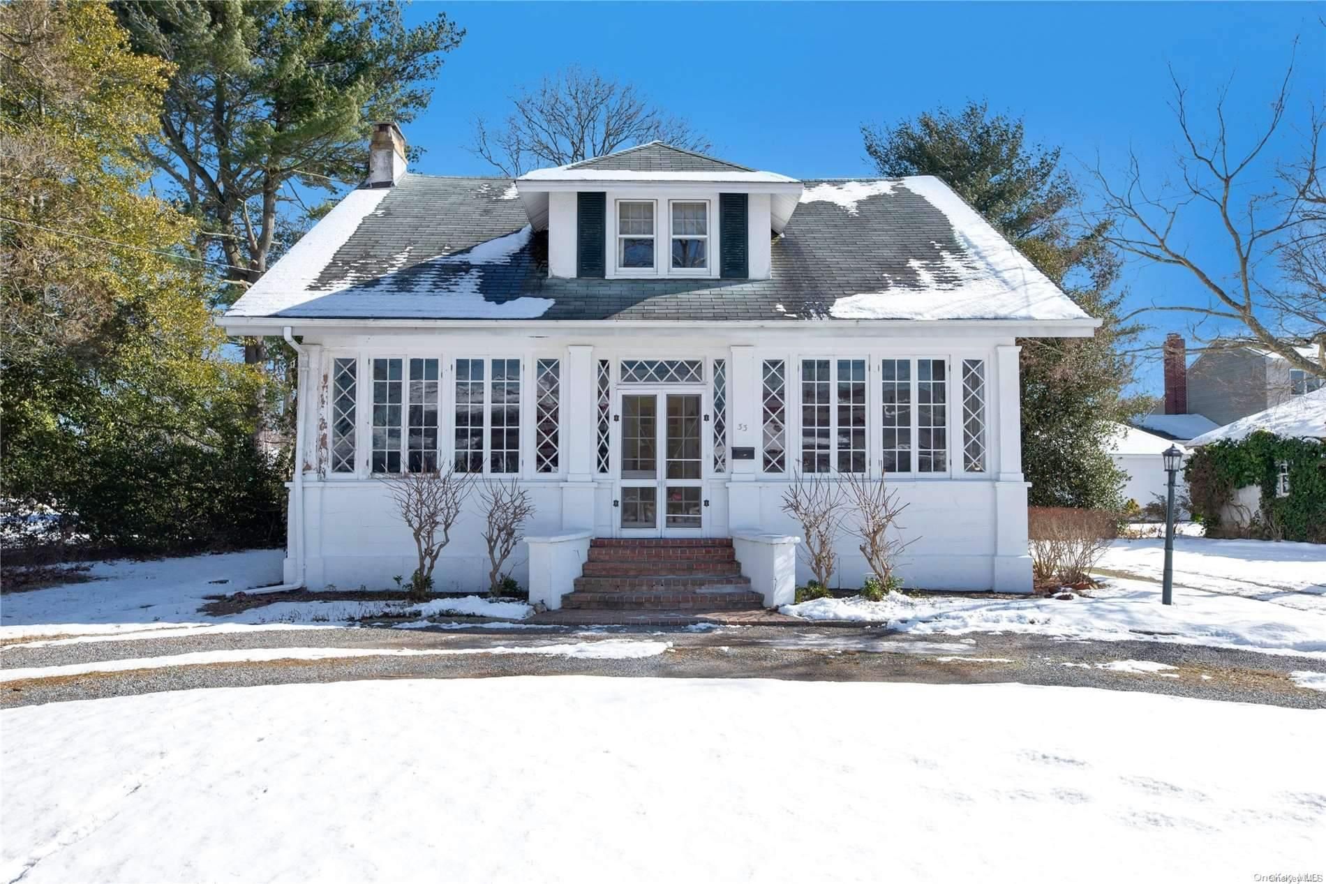 33 Wyant Avenue