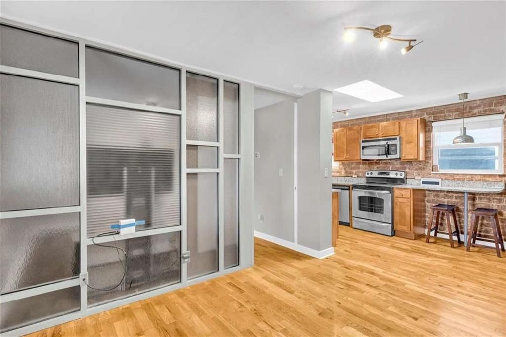 562 Formwalt Street 4