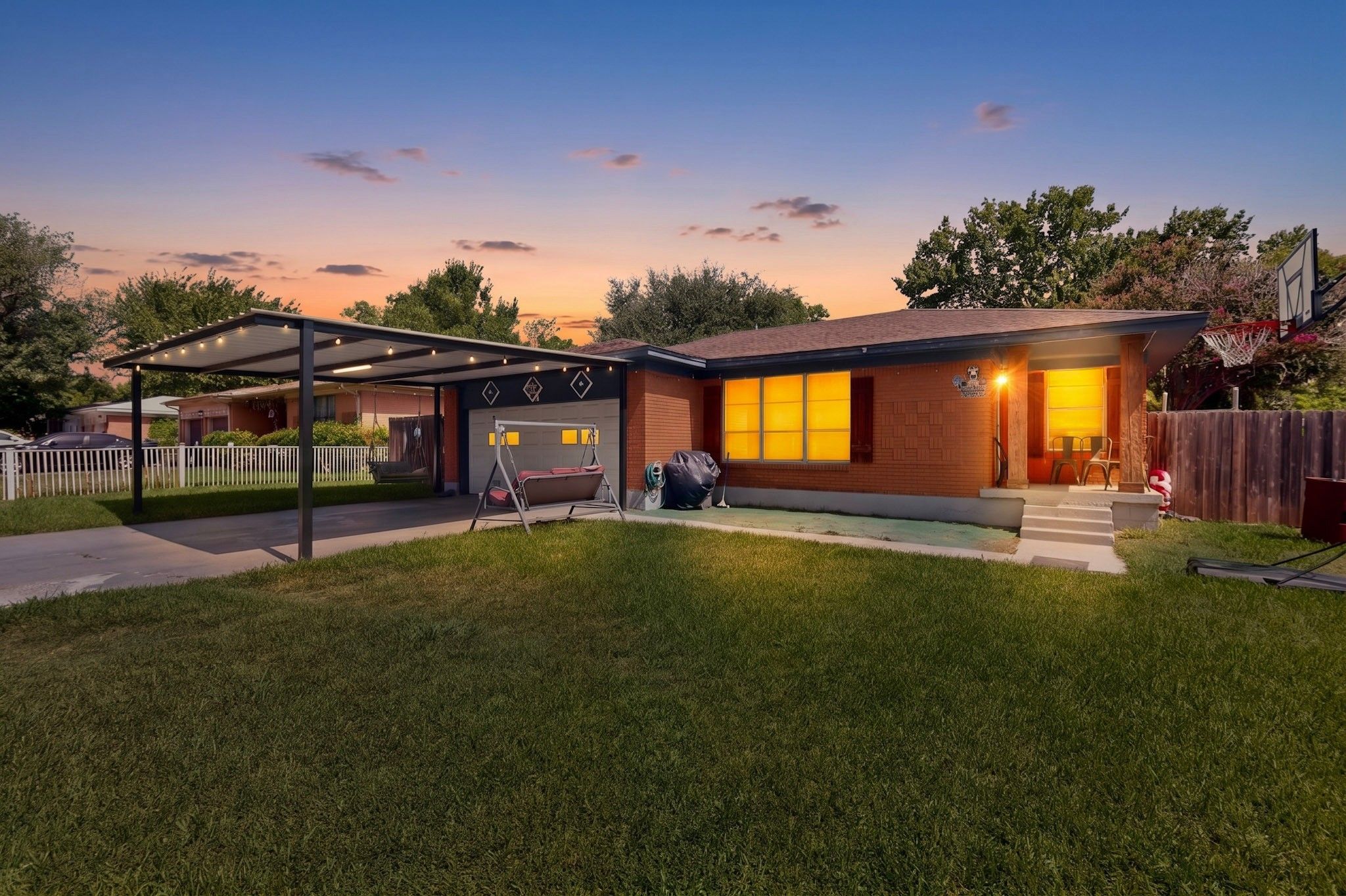 8933 Jennie Lee Lane