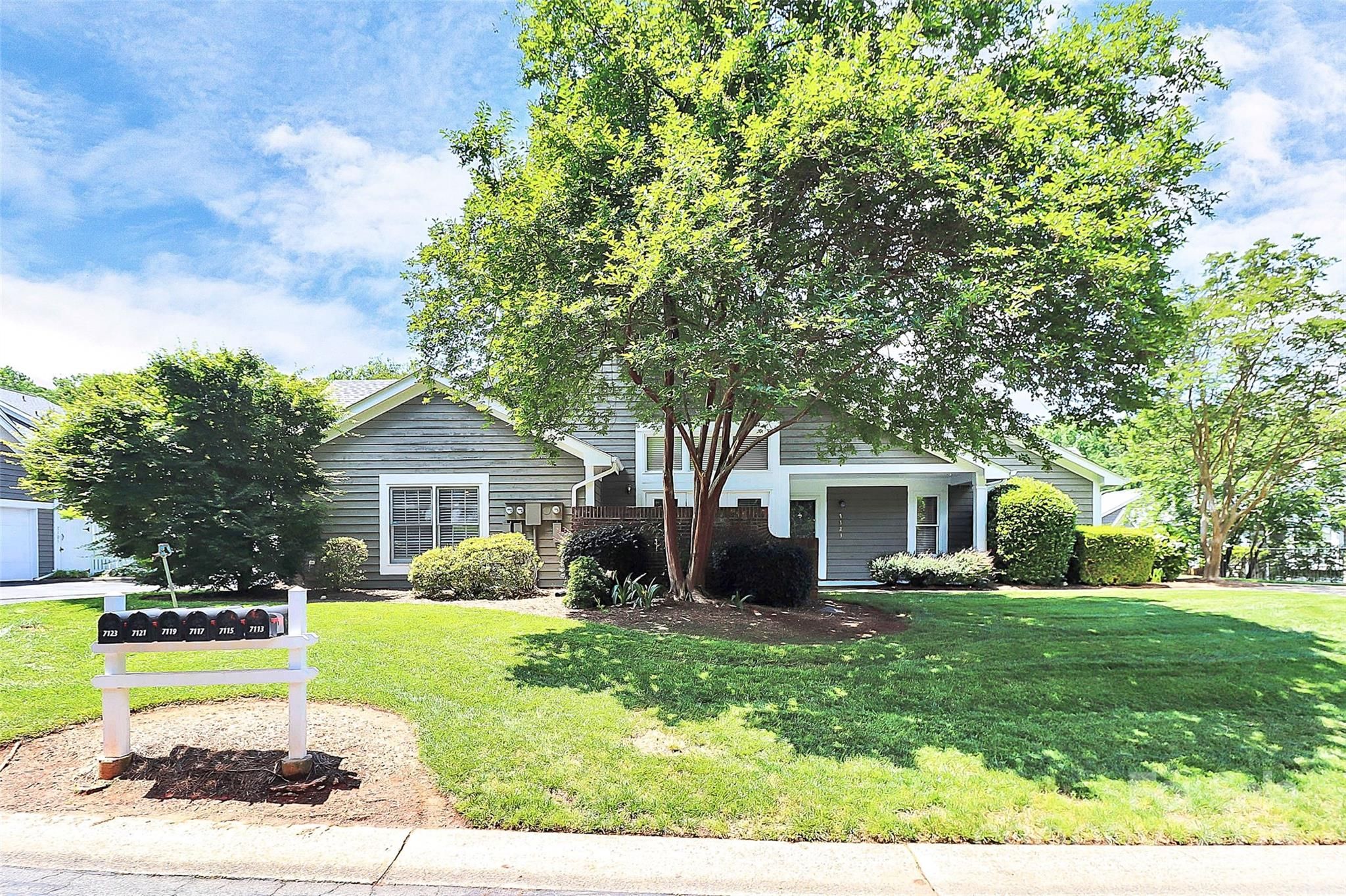 7123 Meeting Street