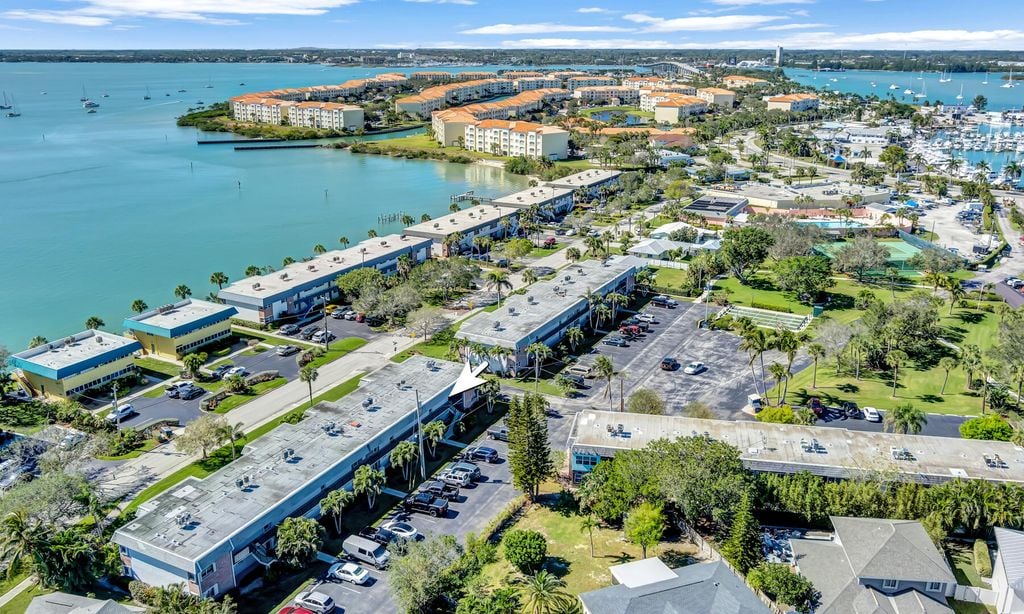 Colonnades at Fort Pierce