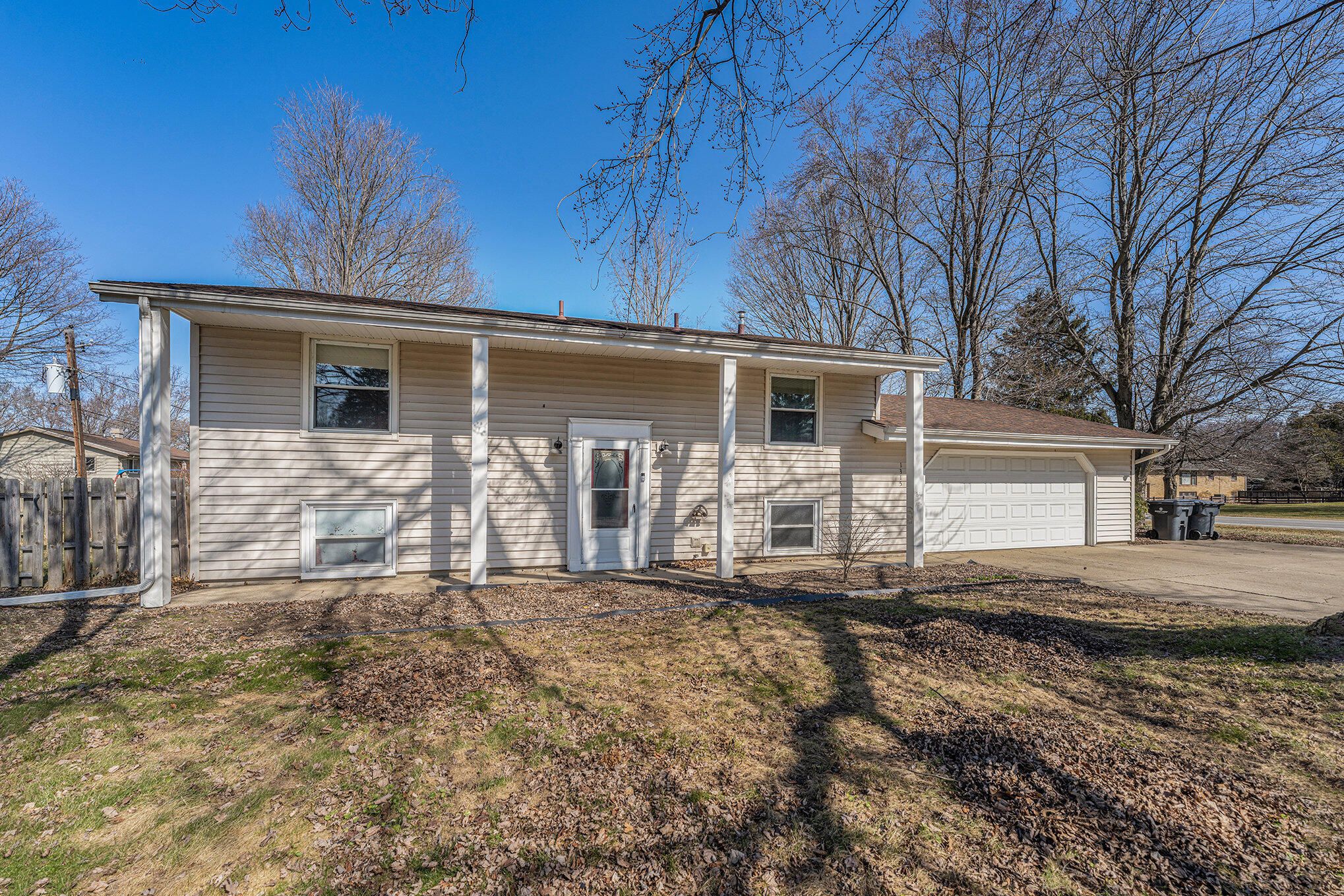 1315 W Glenlord Road