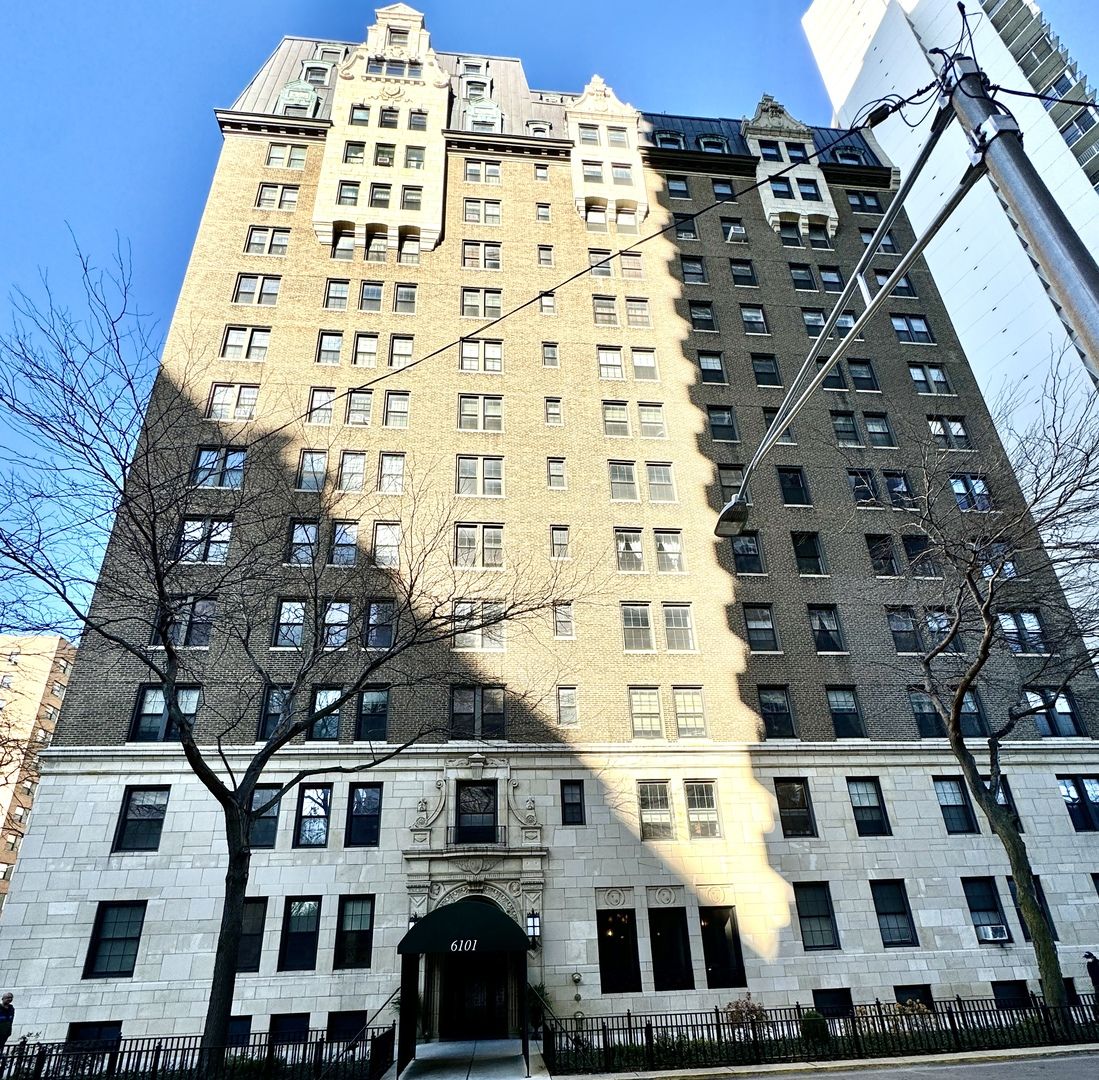 6101 N Sheridan Road 12A
