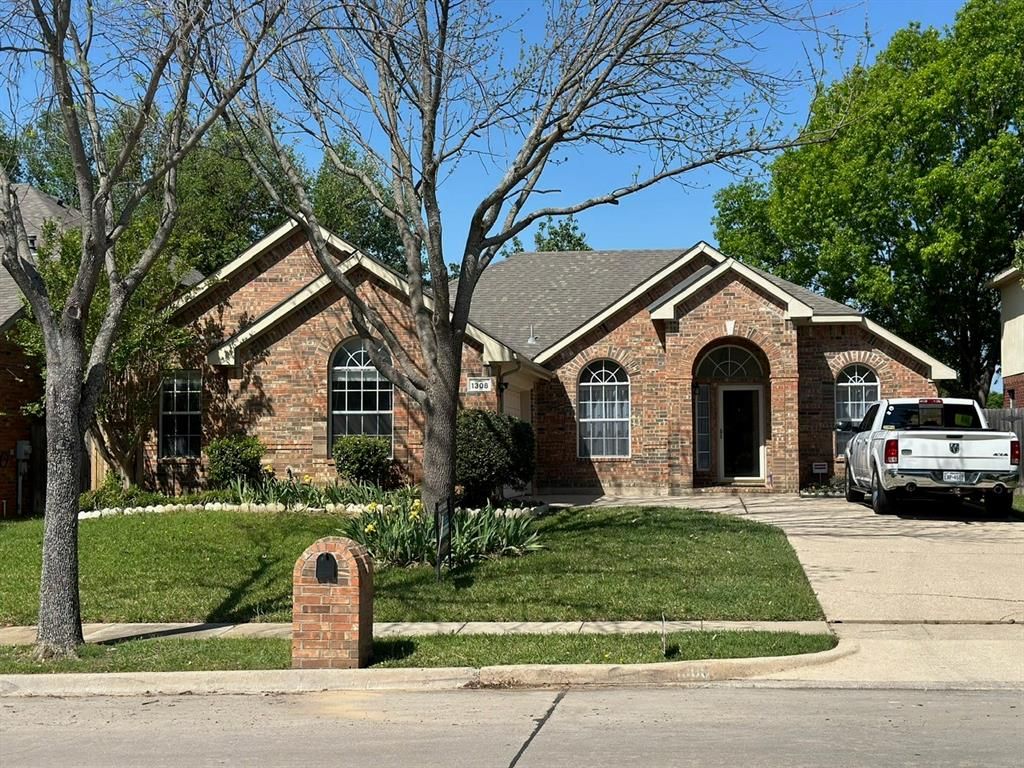1308 Carriage Lane
