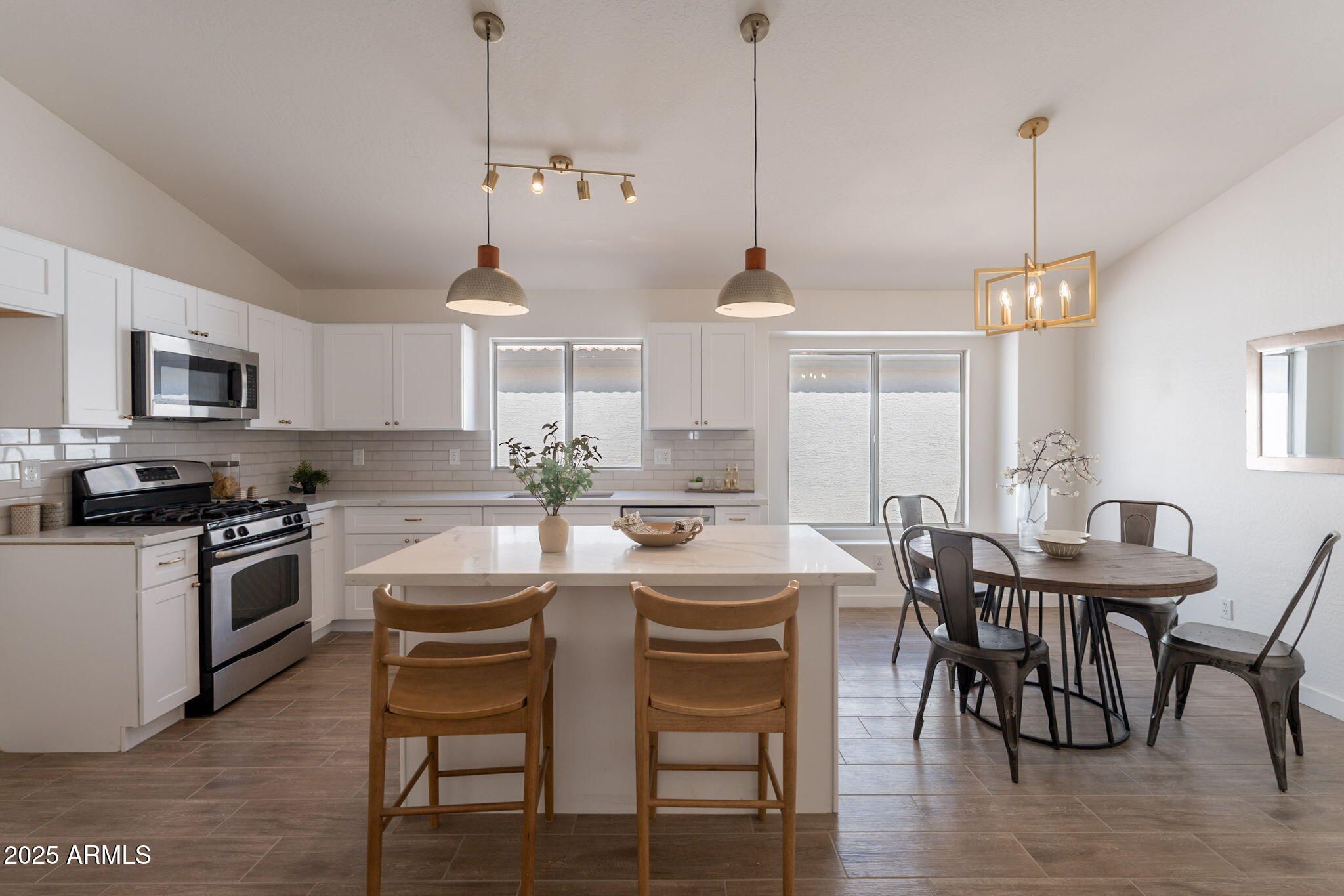 4943 W Ivanhoe Court