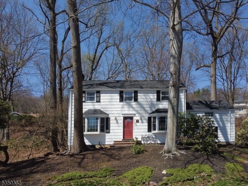 1458 Deer Path