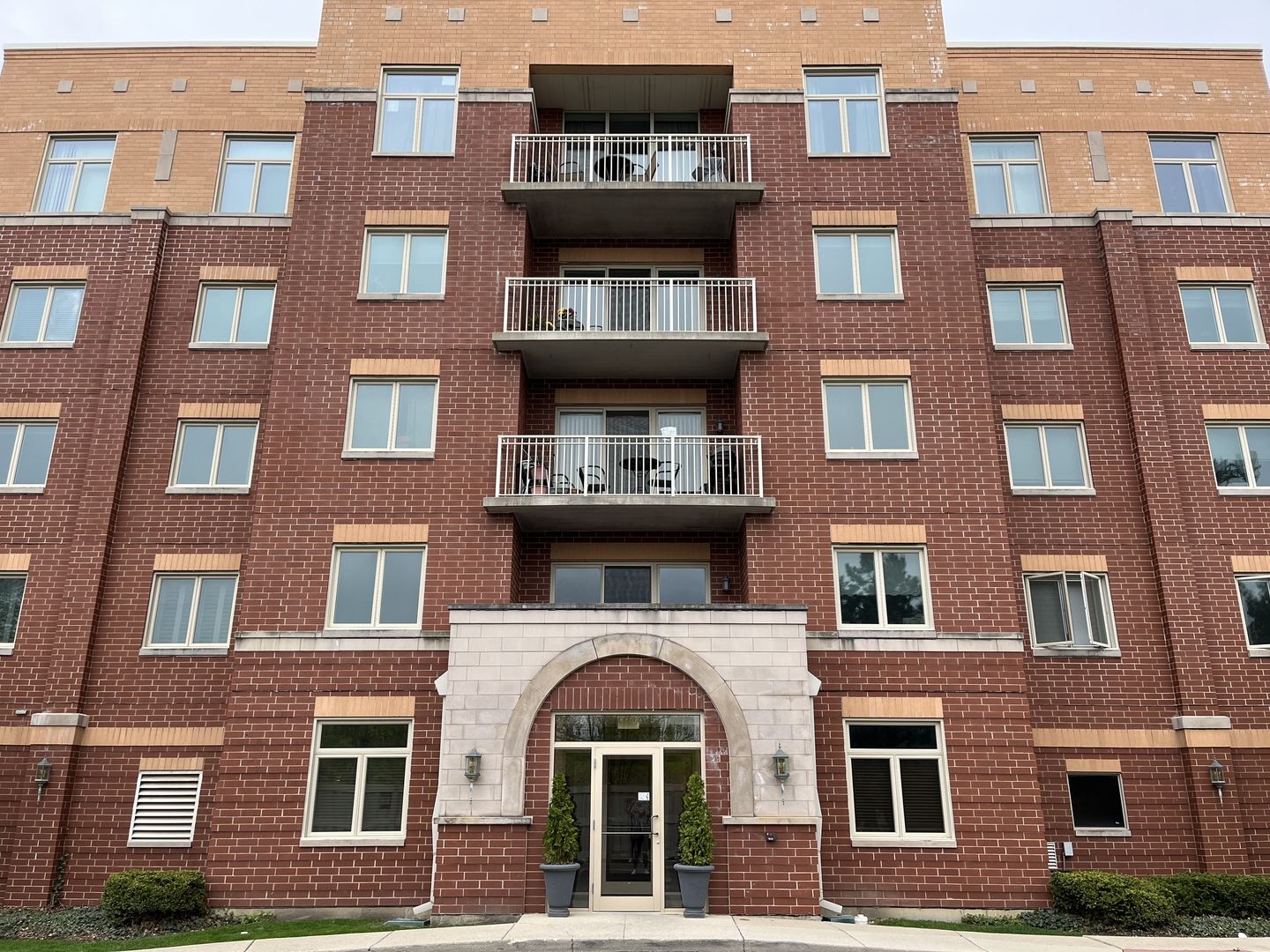 500 E Saint Charles Road 509