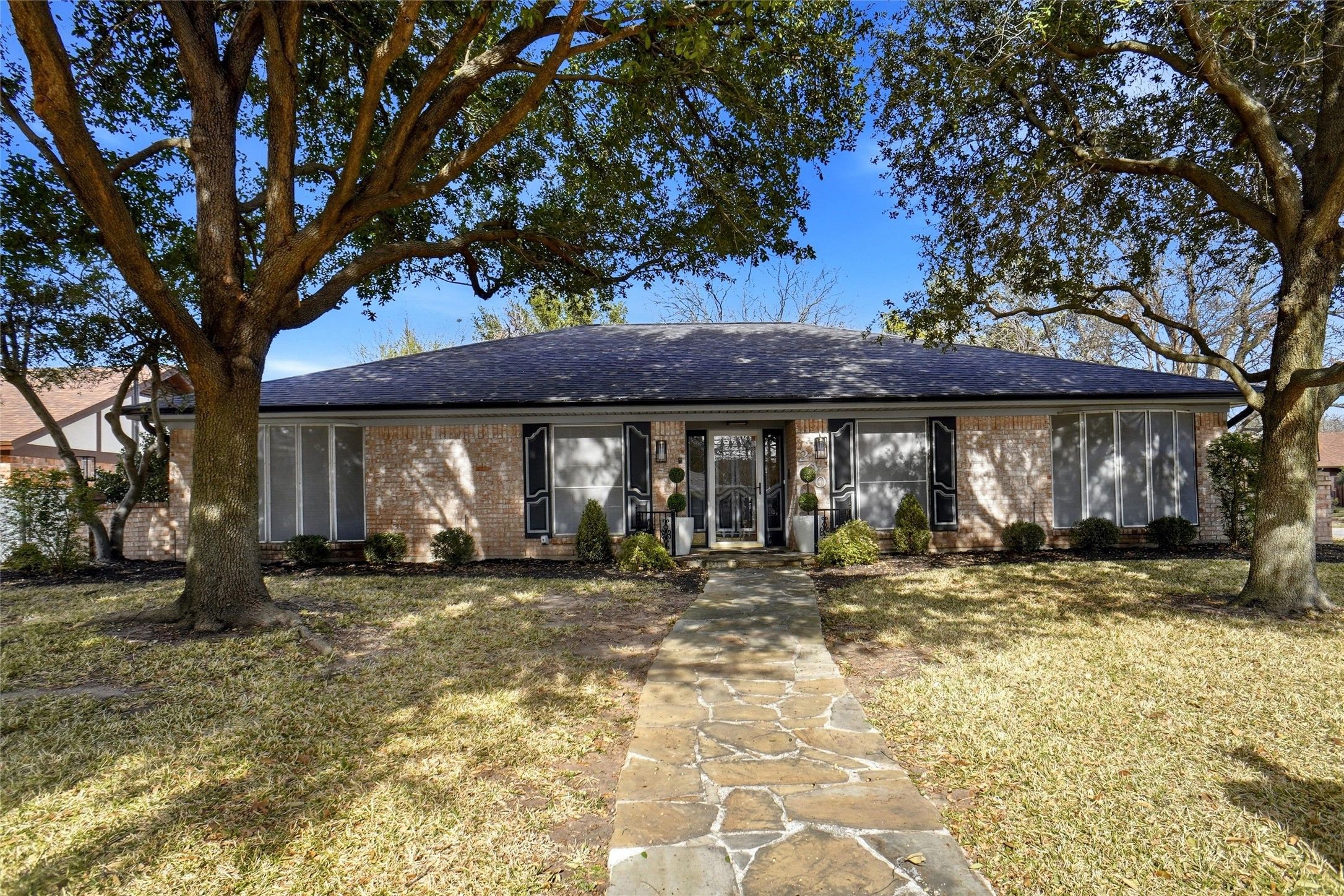 200 Hillview Drive