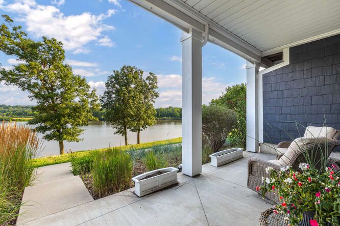 11 River Row
